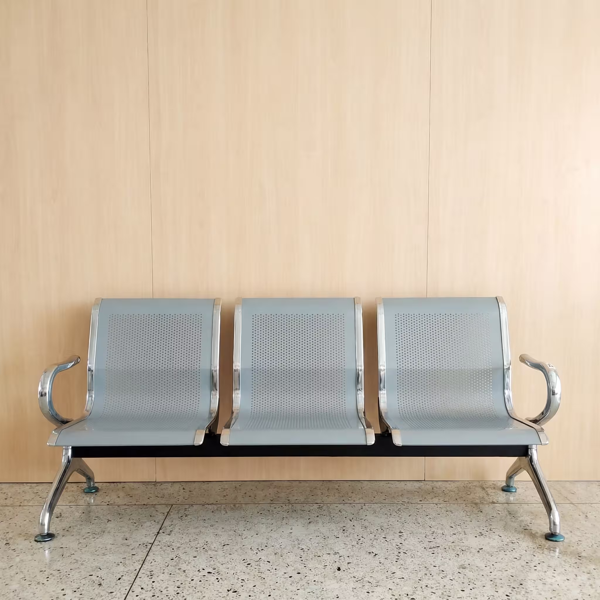 3-Link Waiting Bench