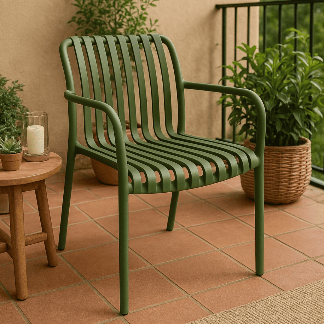 Solid Plastic Restaurant Dining Chair