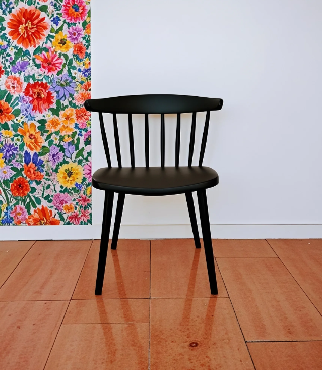 Modern Plastic Dining Chair
