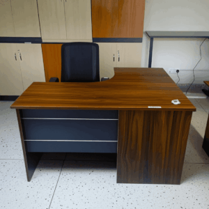1.4m Curved Study Desk